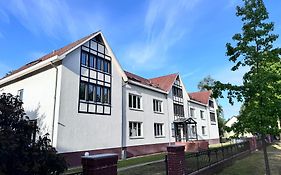 FC-Apartmenthaus Falkensee mit großem Garten und PKW Stellflächen